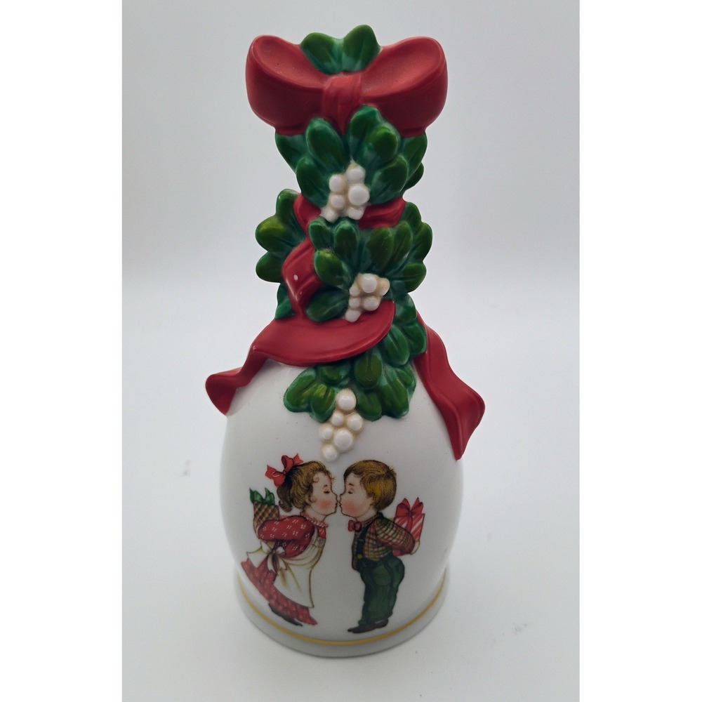 Vintage Avon 1989 Christmas Bell Figurine‎ Mistletoe Kissing Kids Porcelain